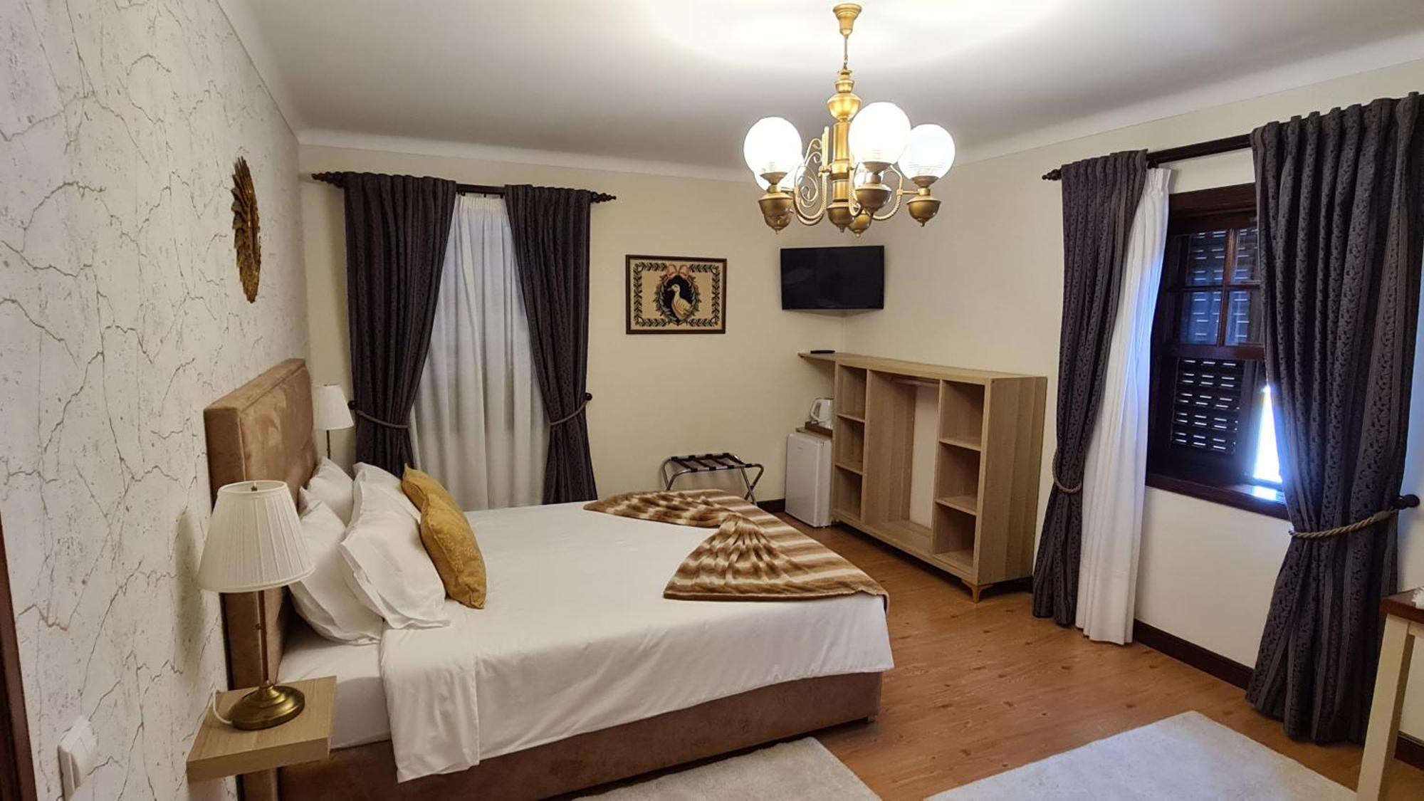 Casa Marques Bed & Breakfast Angra do Heroismo Room photo