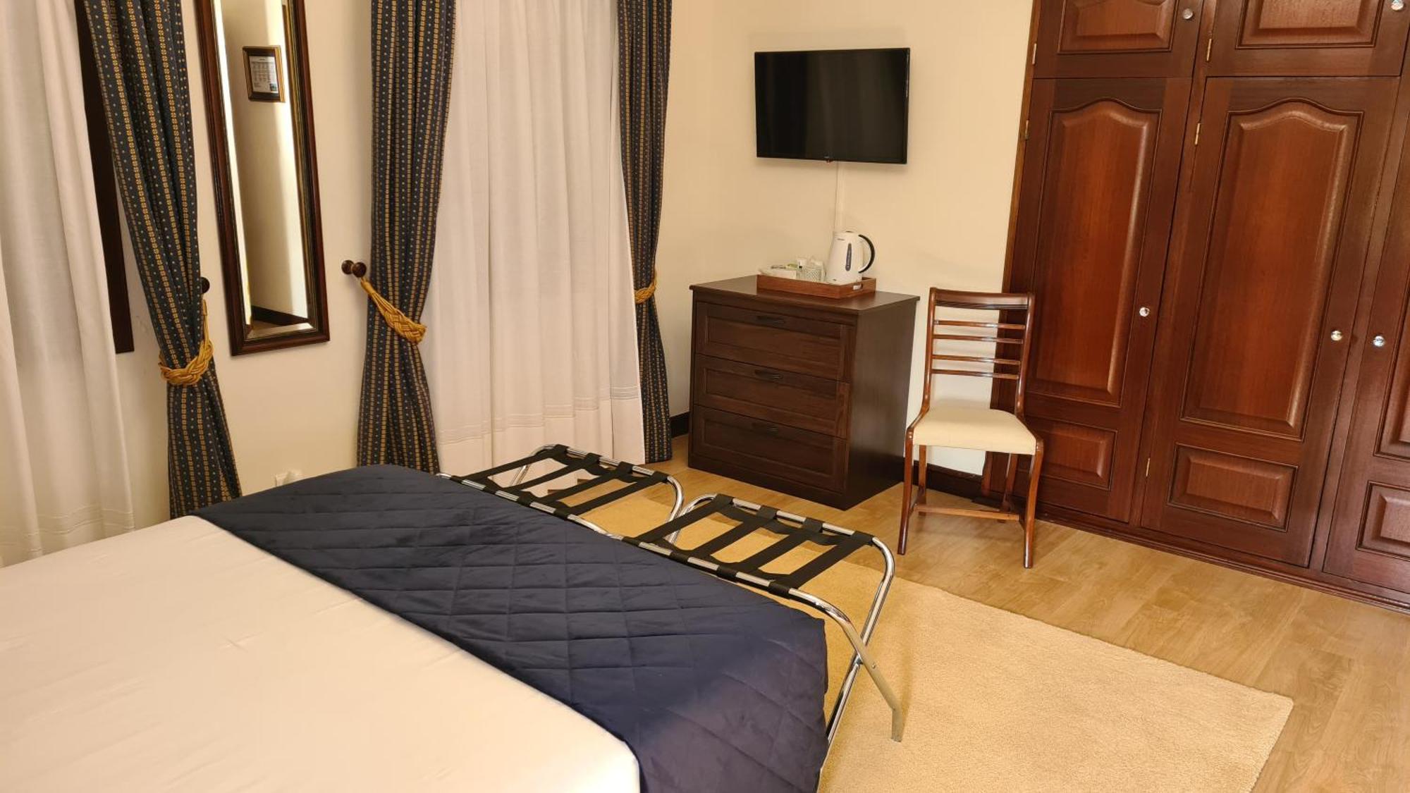 Casa Marques Bed & Breakfast Angra do Heroismo Room photo