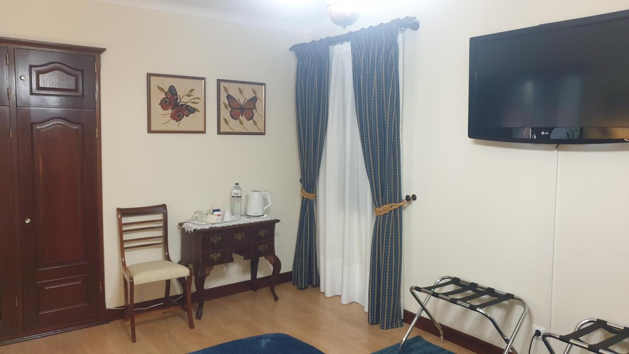 Casa Marques Bed & Breakfast Angra do Heroismo Room photo