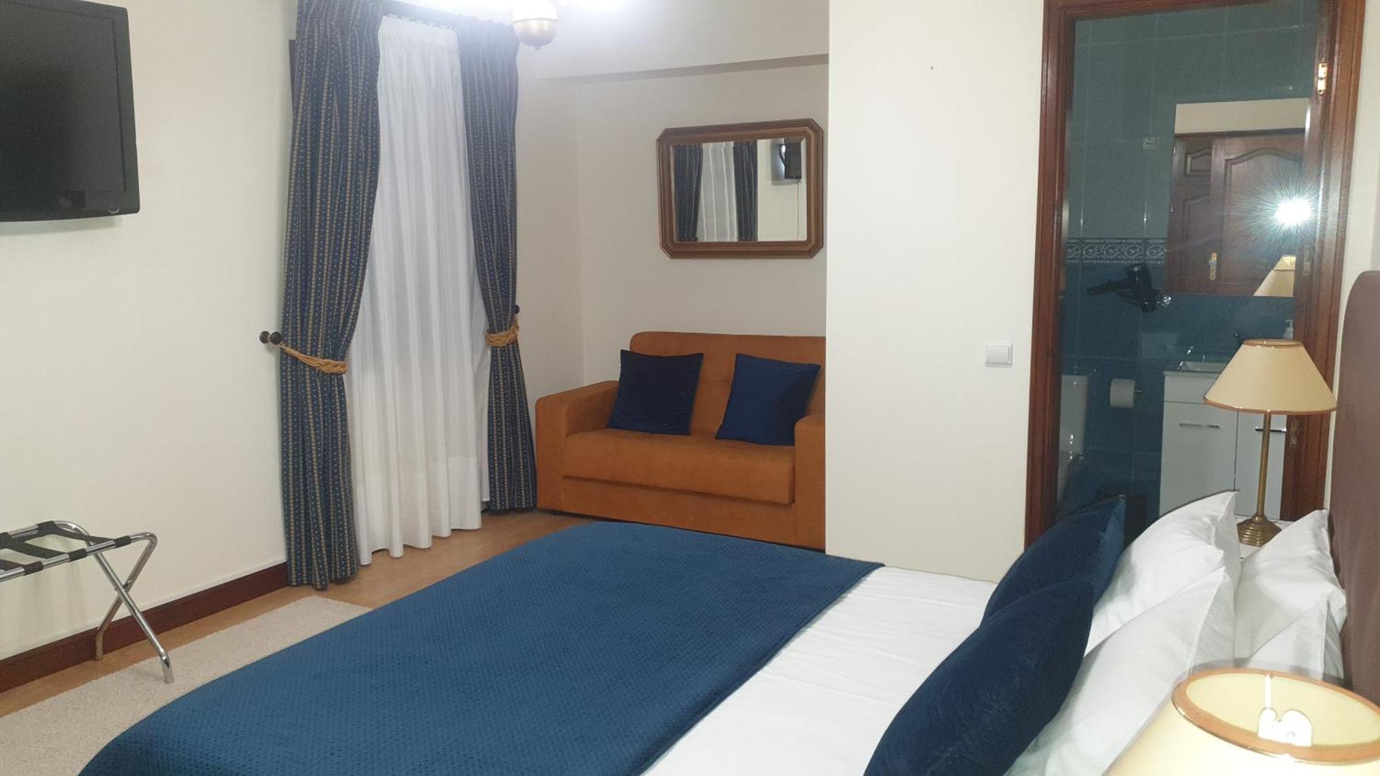 Casa Marques Bed & Breakfast Angra do Heroismo Room photo